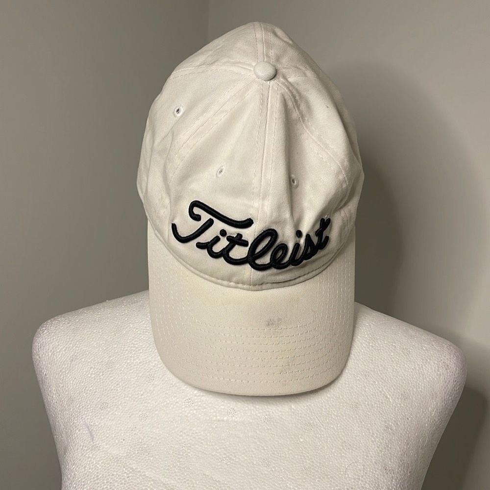Titleist Golf/Baseball Hat. Adjustable.‎ Off White